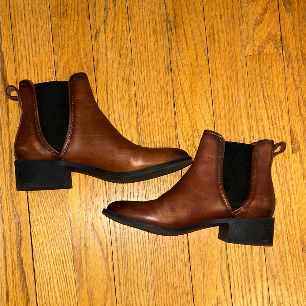 Steve Madden. Brown Leather Ankle Boots. Excellent condition